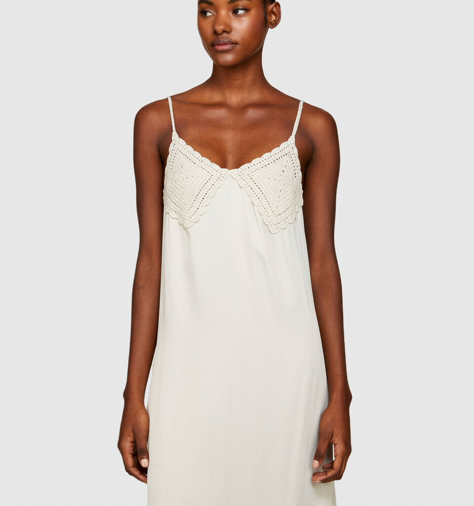 Satin dress with crochet - women's midi dresses - Creamy White | Sisley image number 4